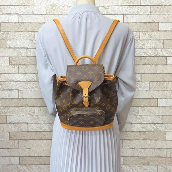 LOUIS VUITTON Backpack Â· Daypack M51137 Monogram canvas Mini Montsouris used - Picture 2 of 11